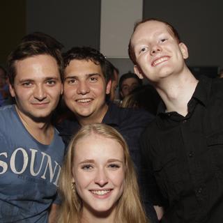 fetzn_fliegen_2015-10-17_00h15min10s.basti.web.jpg