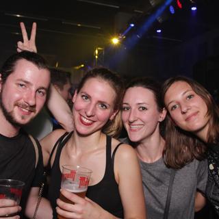 fetzn_fliegen_2015-10-17_00h55min02s.lacki.web.jpg