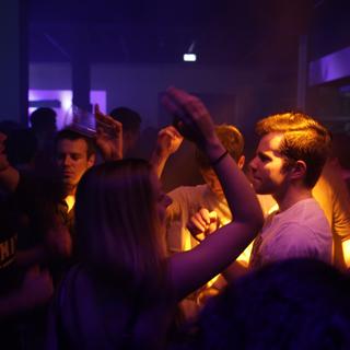 fetzn_fliegen_2015-10-17_01h01min45s.lacki.web.jpg