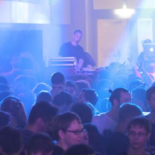 fetzn_fliegen_2015-10-17_01h43min55s.basti_1.web.jpg