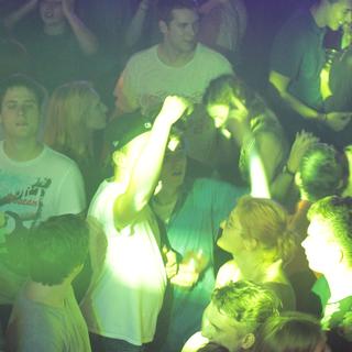 fetzn_fliegen_2015-10-17_01h56min48s.basti.web.jpg