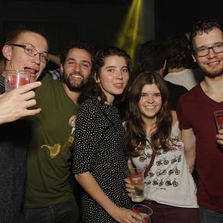 fetzn_fliegen_2015-10-17_02h51min12s.basti.web.jpg